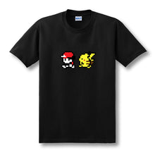 Charger l&#39;image dans la galerie, T-shirt noir Sacha Pikachu pixel jeux vidéo Pokémon première génération